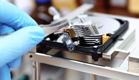 Cleanroom environment for HDD (Hard Disk Drive) cleaning,